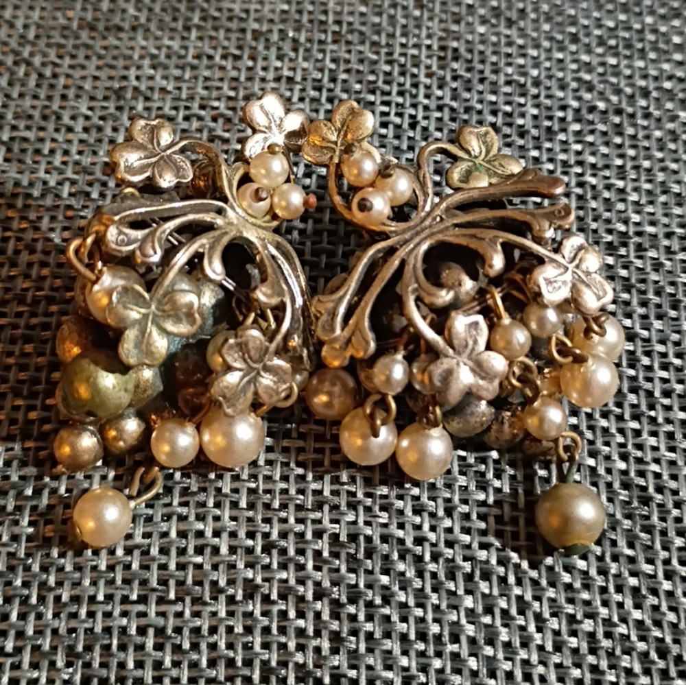 Mariam Haskell Style Vintage Faux Pearl Dangle Clover Screwback Earrings